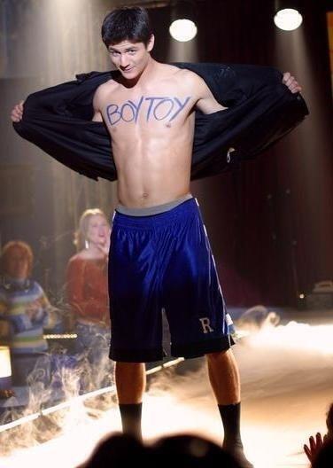 Happy birthday to this babe james lafferty   (aka Nathan Scott) 