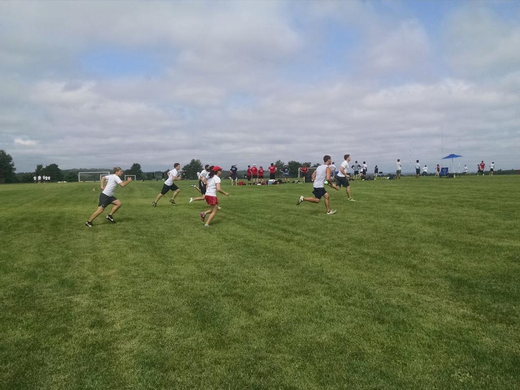 ReporterJenna's tweet image. Ultimate Frisbee in west Roxbury!