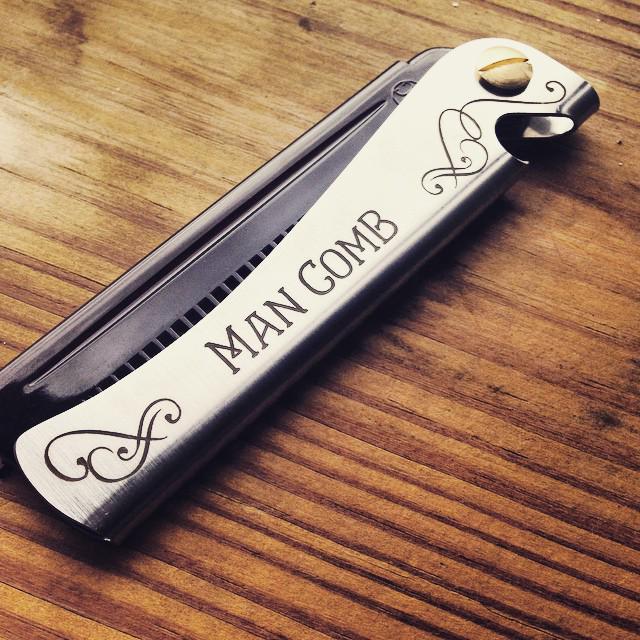 DAFTbrand's tweet photo. From Goodforit Barbers Taipei,  
#foldingcomb #thegoodforitbarberclub #goodforit #taiwanbarber http://t.co/h0bzDLfrDC http://t.co/eWK6jgWkKV
