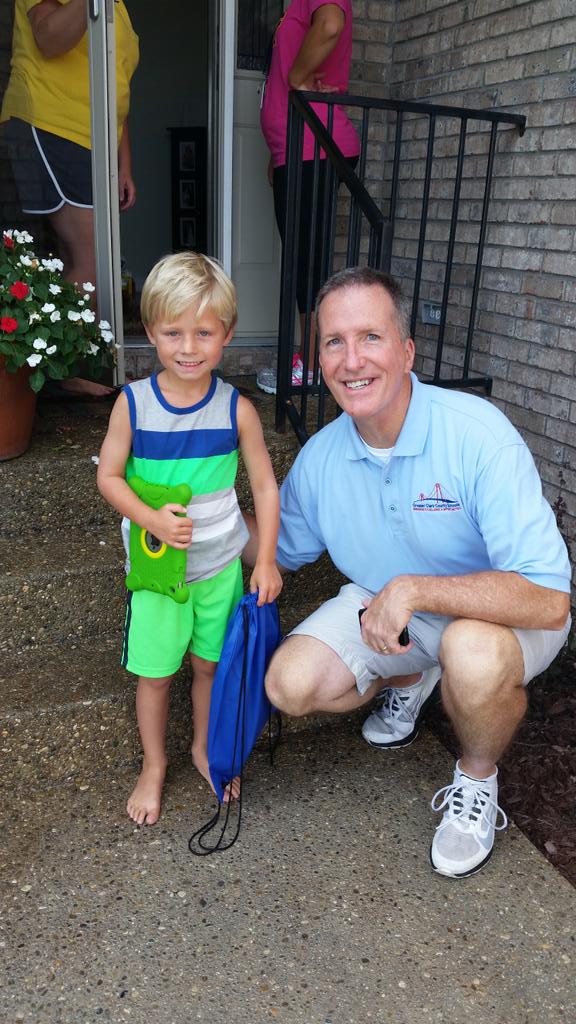 MrsM4Learning's tweet image. Dr. Melin is out welcoming students with us. #gccspride