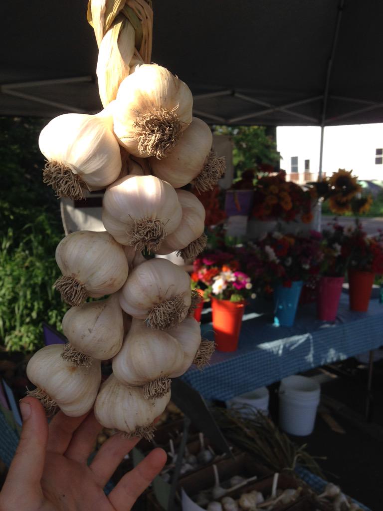CFMarket's tweet image. Garlic braids, cantaloupe, watermelon, &amp;amp; Ohio maple syrup are on the scene today. Know your farmer, know your food.