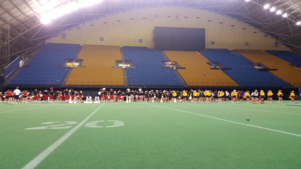 UTSmokey_00's tweet photo. Checking out the competition at #UCACheerCamp #MascotCamp #ShowThemWhatsUp #GoVols #GBO @UCAupdates http://t.co/F2vRLp5A20