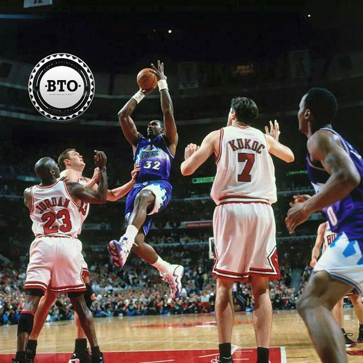 Happy 52nd Birthday, Karl Malone. 
Is he the most under appreciated player of all time?
2 