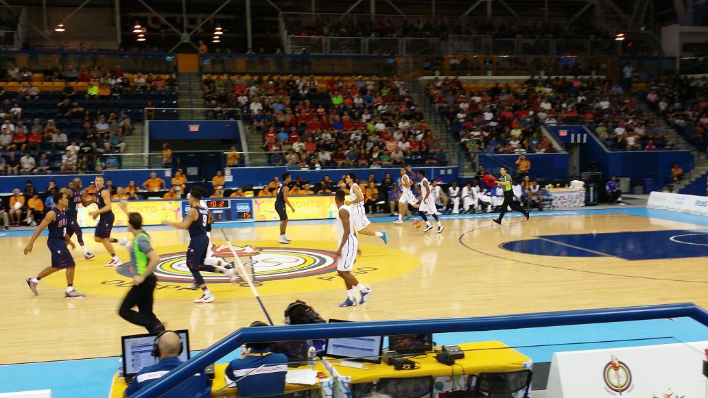 TeamDomDR's tweet photo. Dominicana 26 Estados Unidos 15 final 1erQ. Por la Medalla de Bronce #TeamDom #TeamDomTO2015 #Toronto2015 @COLIMDO http://t.co/vAkM7Me4DI