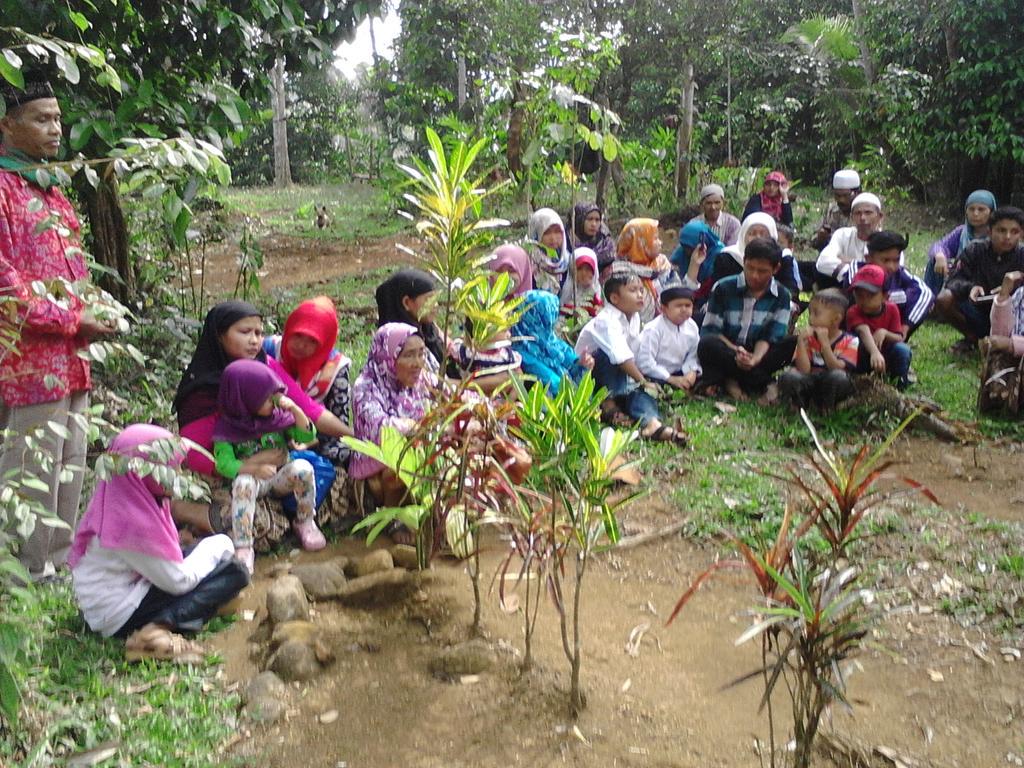 Ziarah bersma keluarga dipngandaraan...