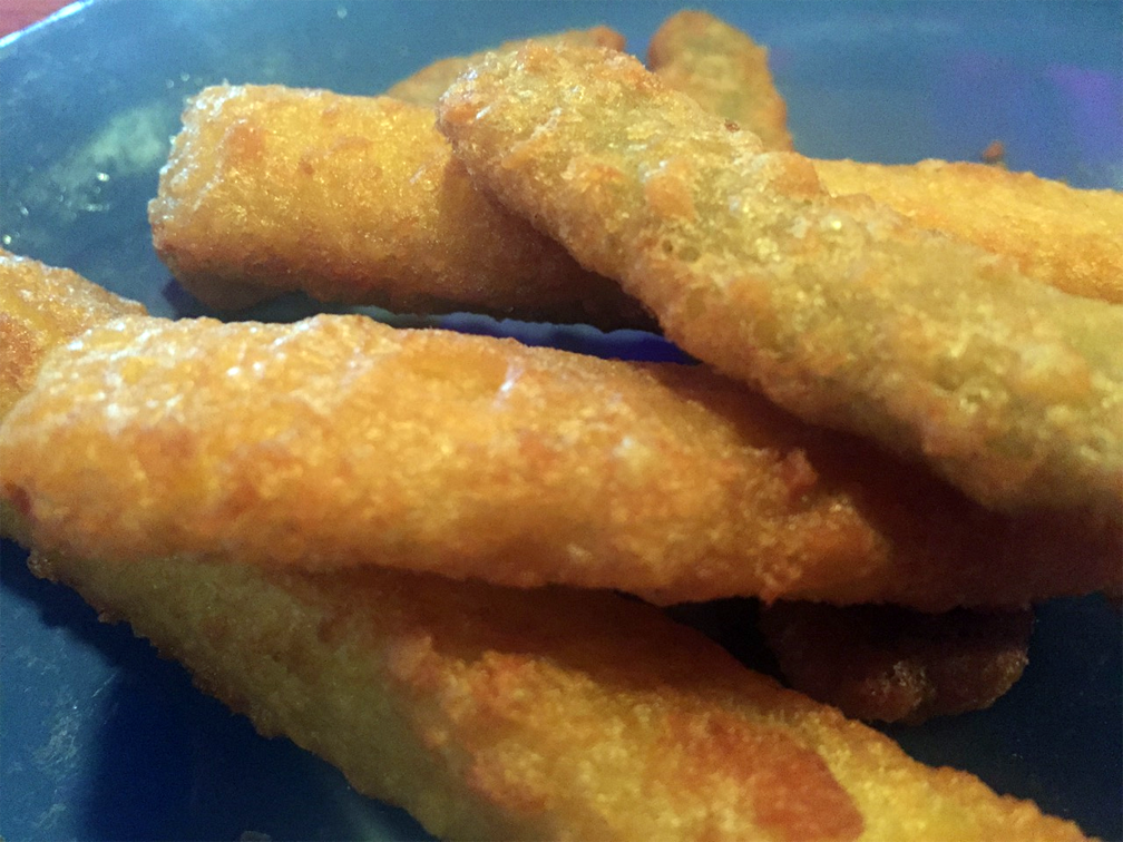 Bullfrogs_Bar's tweet photo. Our Fried Zucchini is always a great way to start out a meal. 🐸 http://t.co/iHCg3hOpoe