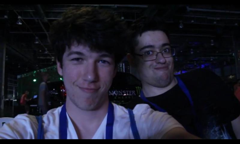 Milangass's tweet photo. @OllieGamerz @MmorpgNacho #kara #zenzual #beiesa #modeloz #veves http://t.co/oPXoul9Koy
