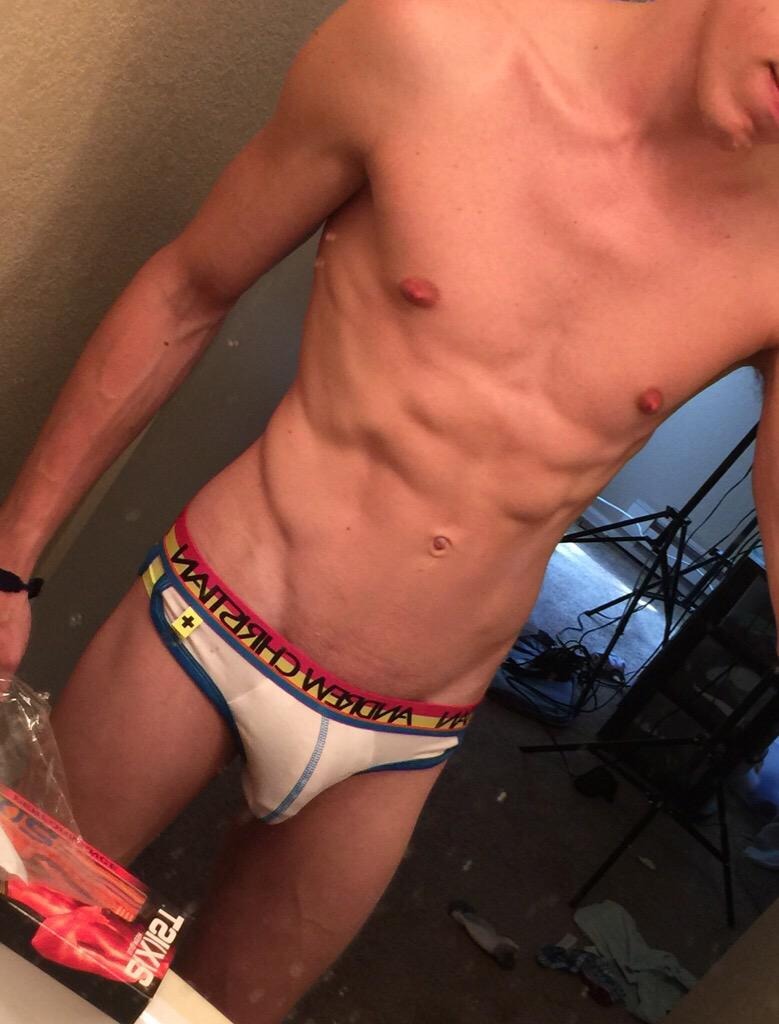 Cum help me out in the model contest today at http://t.co/poM8fsbvKa #gay #twink #BIGCOCK http://t.c