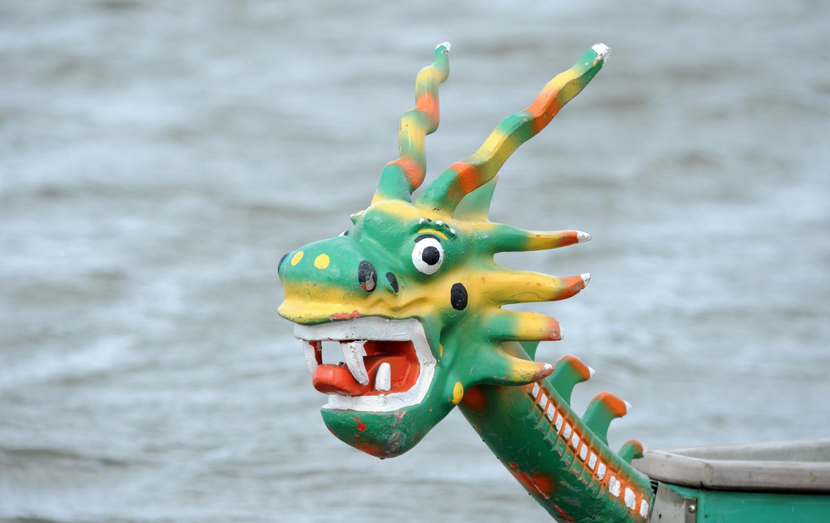 LivEchonews's tweet image. All aboard! Workers push the boat out at West Kirby marine lake for annual dragon boat race
liverpoolecho.co.uk/news/liverpool…