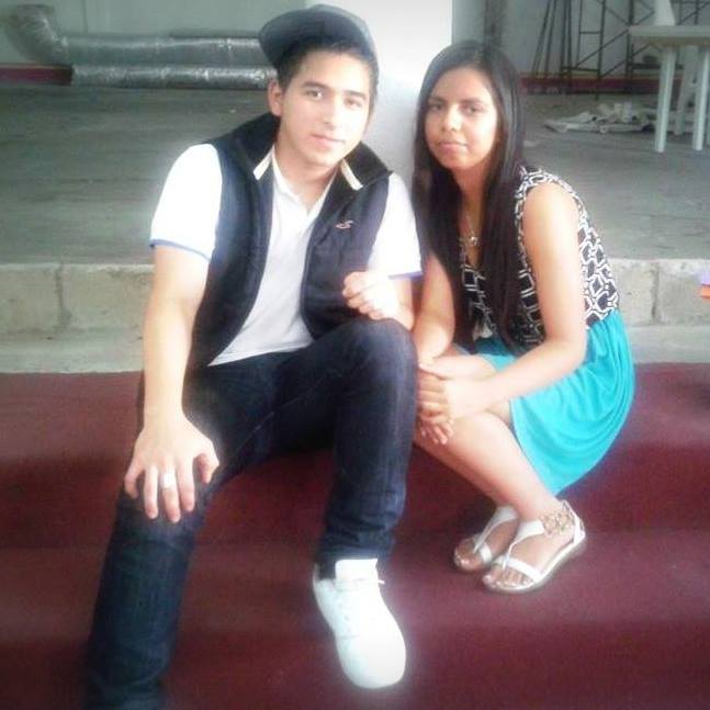 baby_solis's tweet photo. Apesar del tiempo y la distancia te extraño http://t.co/9kwf2io26r