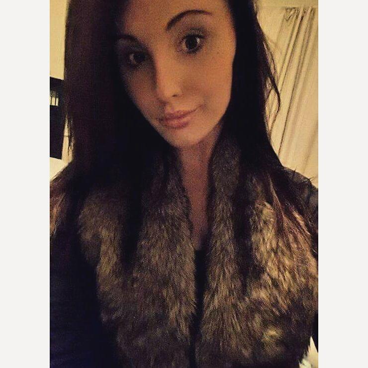 __taybay__'s tweet photo. #southafrica #rugby watching at home on this icy evening! #selfie #comeonSA http://t.co/h8I4d3p5R0