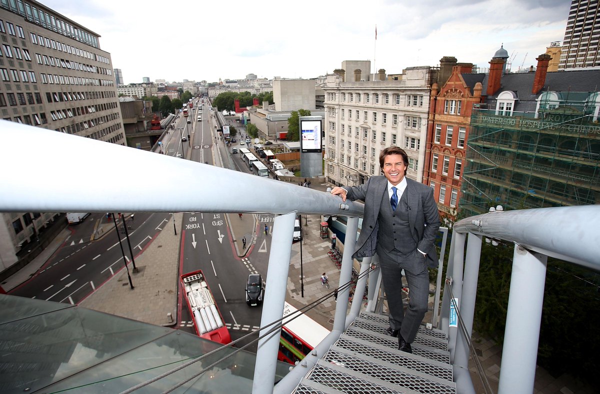 ParamountUK's tweet photo. Declassified: IMF agent Ethan Hunt (@TomCruise) arrives on the roof of the BFI @IMAX in London. #MissionImpossible http://t.co/FXu0S7VGOa