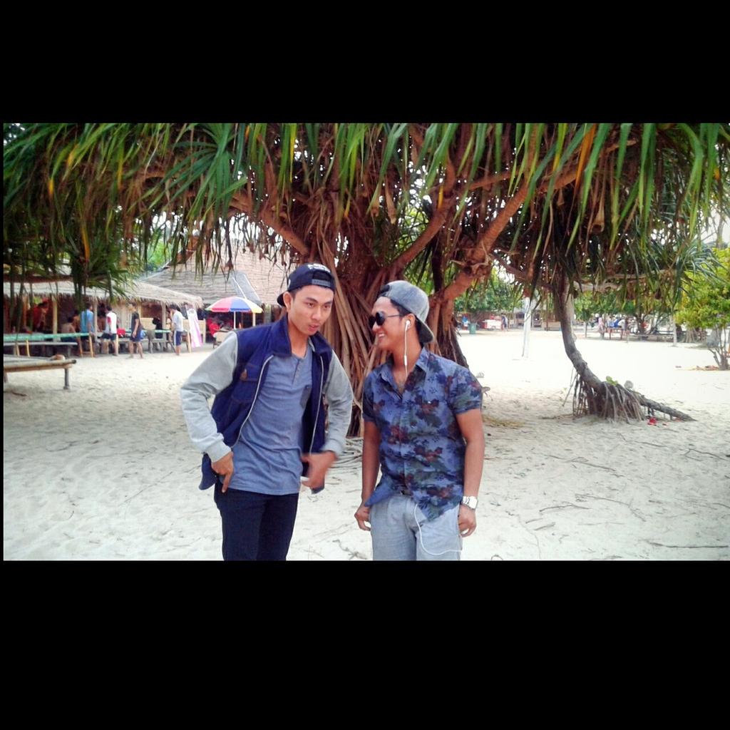 RasyidGerlio's tweet photo. Summer paradise http://t.co/TLHHLS2QTU