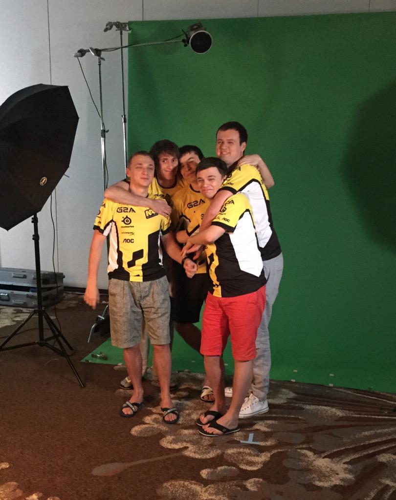 DOTA2's tweet photo. NaVi #TI5 http://t.co/J9x9zBzxDB