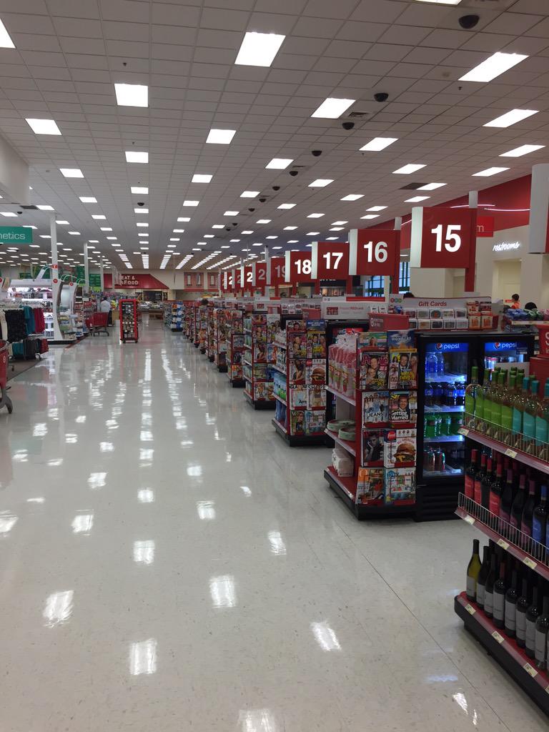 jamaal_edwards's tweet photo. No waiting here!! Helped 5 guests save 5% so far!! #G2K #1364Style @salamlazkani @Amberjunderwood @marisademougin http://t.co/jmdAEckfJ1