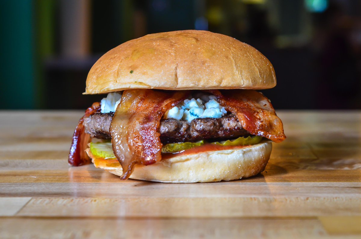 Road tripping this weekend? Here are some epic burger pit stops in Virginia for your ride home thrillist.com/eat/washington…