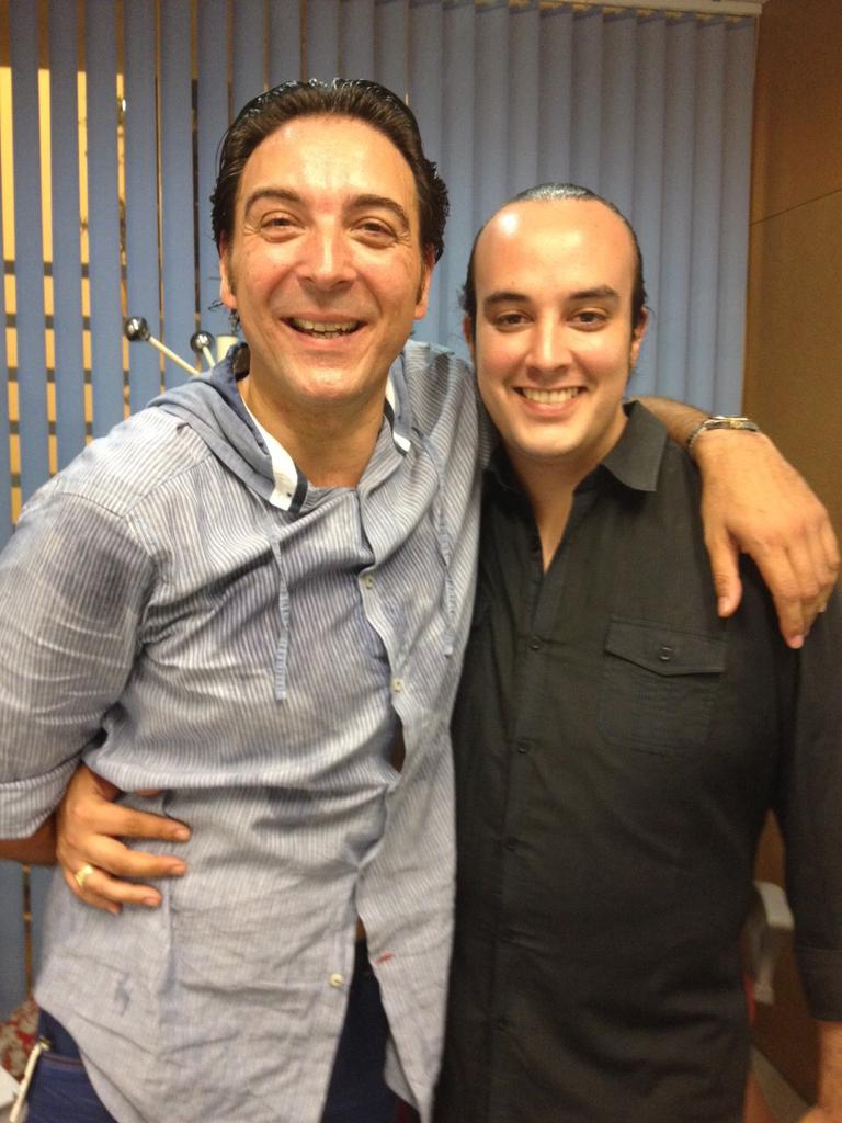 HugoPerez86's tweet photo. Anoche trabajando en la #Caracolá de #Lebrija con #ElPele y #ElPipa. Pedazo de espectáculo!! http://t.co/VgYKBSZEEL