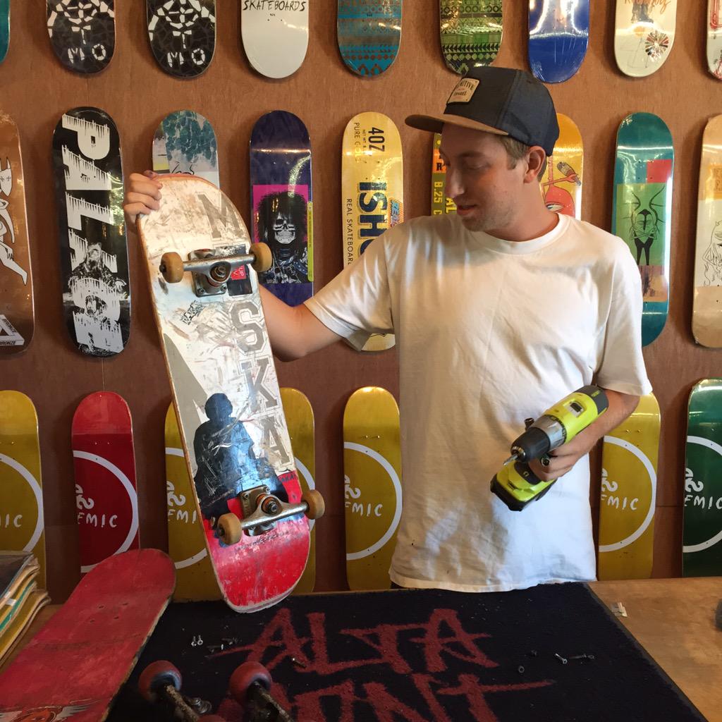 EpidemicSkate's tweet photo. Muska! http://t.co/R5ZhnqexrX