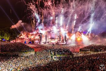 letras_enlinea's tweet photo. 😍😍😍👍🏻👋🏻👌🏻#DonDiablo #Tomorrowland #HexagonRadio
#AokisHouse  #DimMakStage #NeonFutureII http://t.co/juWQbgxNCY