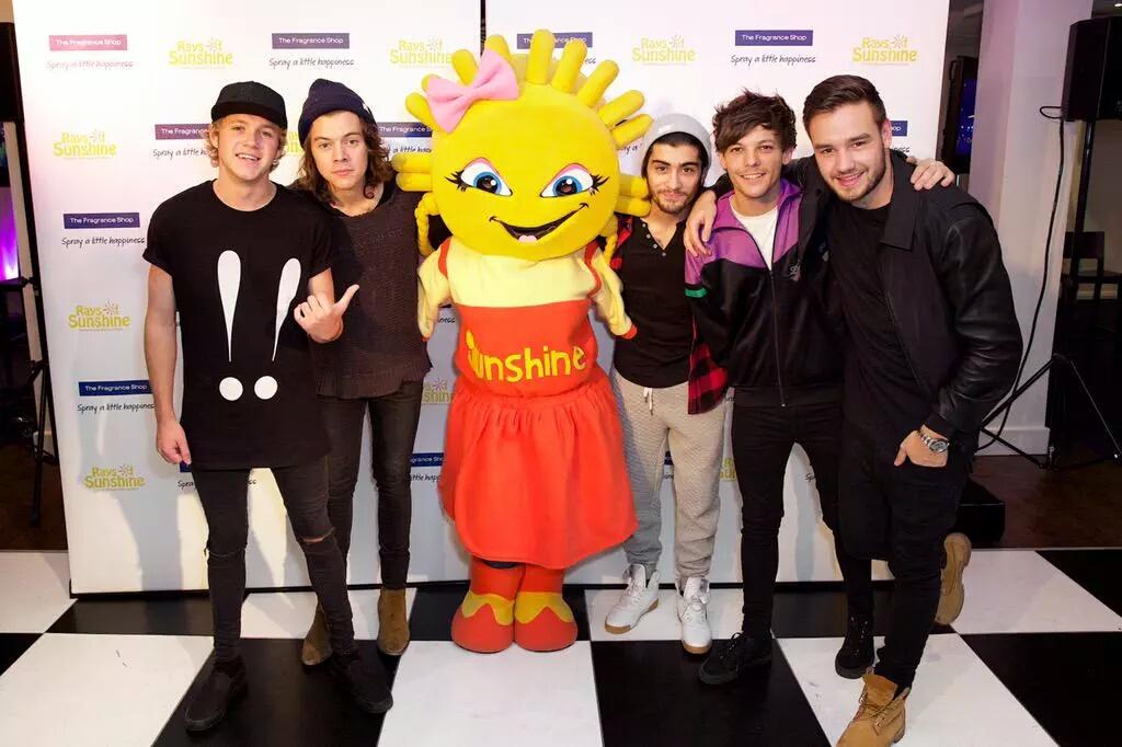 akwarddirection tweet picture
