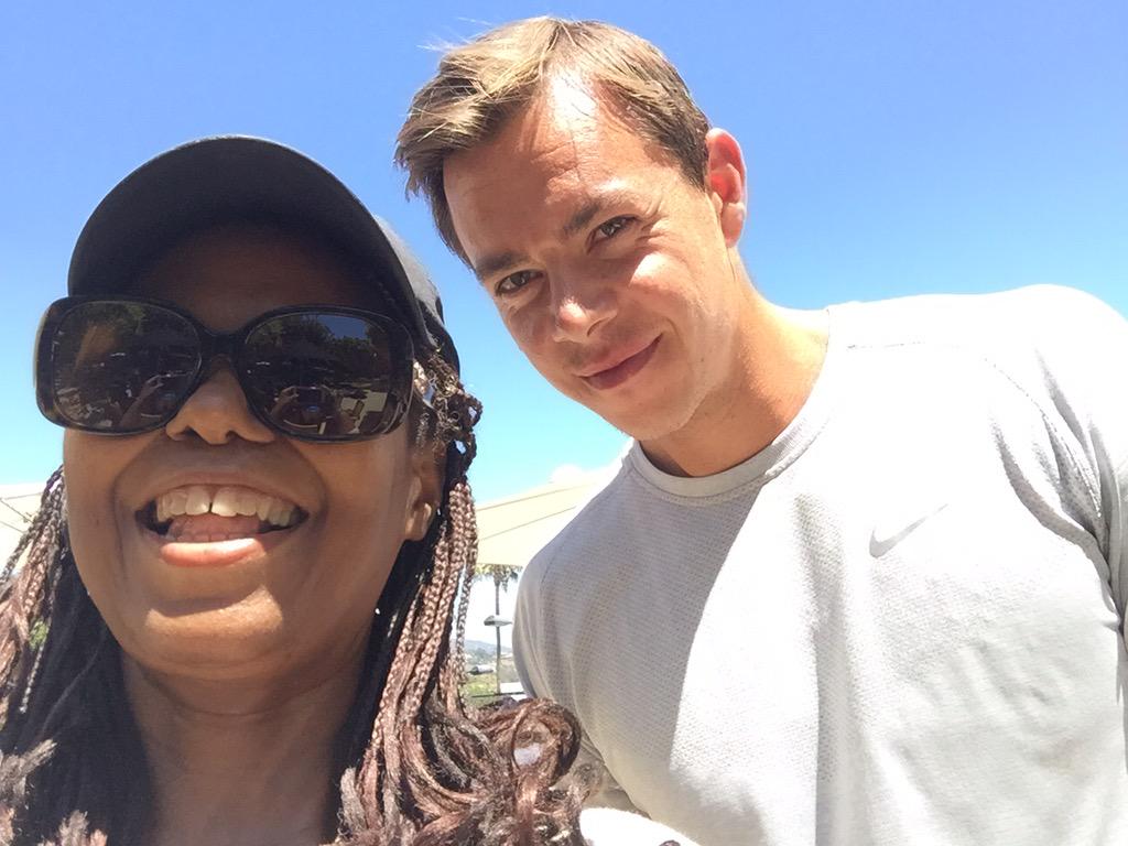 lawanda50's tweet photo. Selfie with @BigSascha ! Thank you Sascha! #VikaForTheCause http://t.co/0YtmoHN138