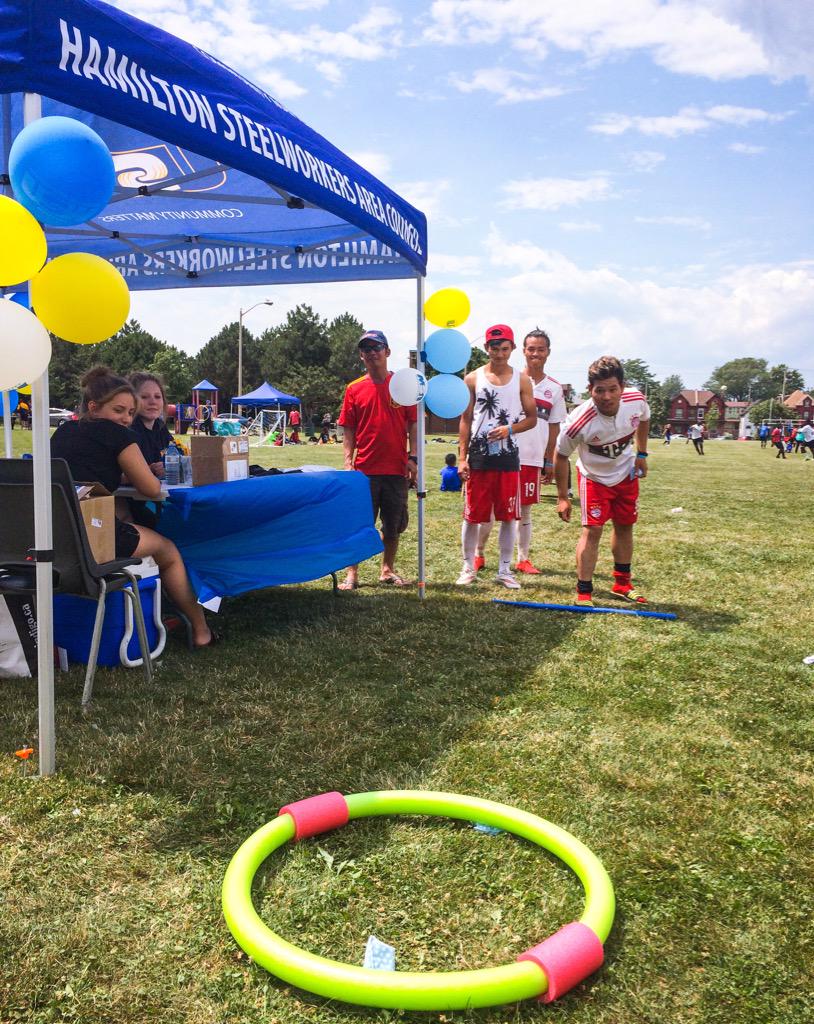 HMCommunityCup's tweet photo. Solidarity &amp; bean bag toss with @SteelworkersCA #CommunityCupHamilton #hamont http://t.co/D2yK9WLMQG