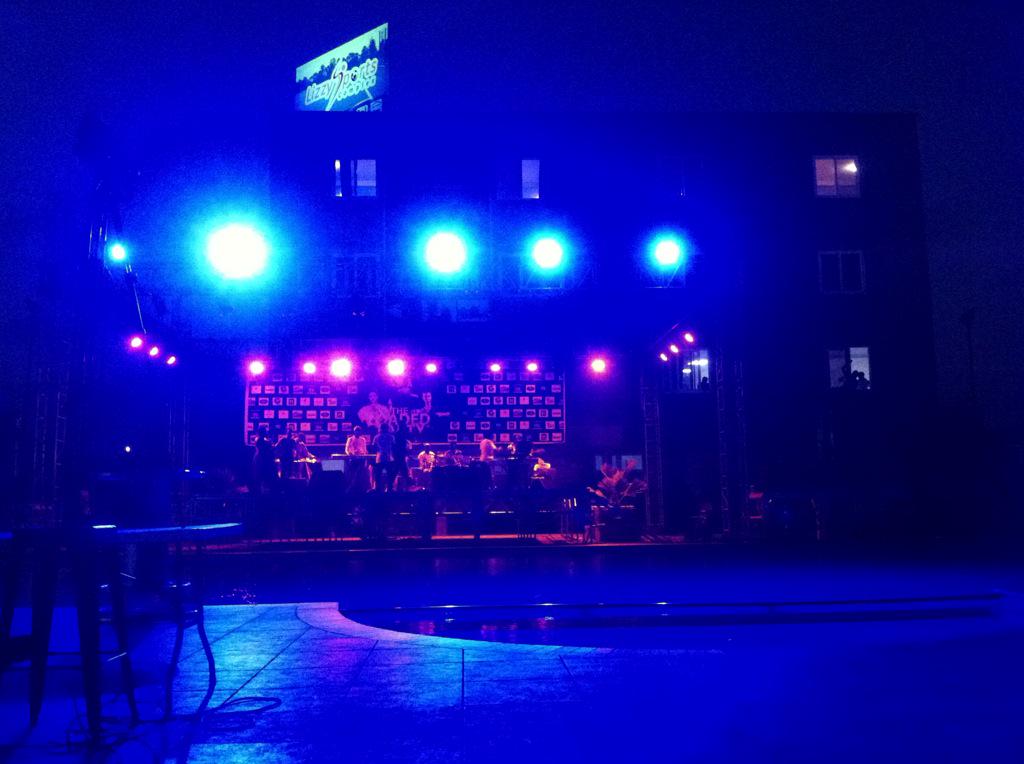 RevolvePlus's tweet photo. Join de live tweet #loadedon party with @EFYA_Nokturnal n Frnds. http://t.co/kuUnQQpkPc