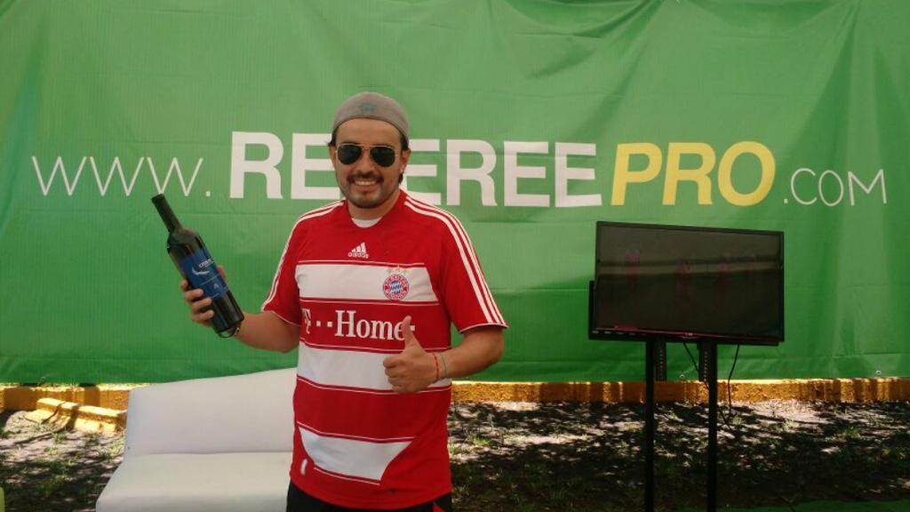 RefereeProFut's tweet photo. Les presentamos al único portero del día de hoy que se ha ido con su portería en blanco! #ACMilan #CopaRP http://t.co/3GhRs9VwL6