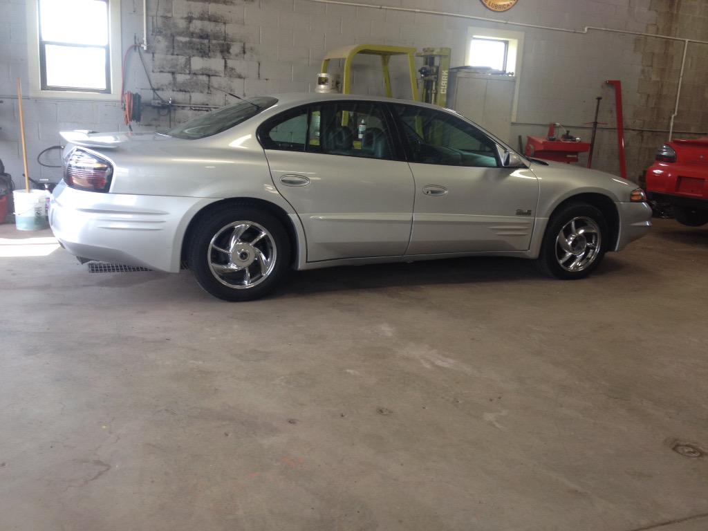 MadeleineeReed's tweet photo. When you let go of the bad things in your life, you make room for good things. Like a new car. 🎉☺️ yay for me. http://t.co/bO8rueOX5A