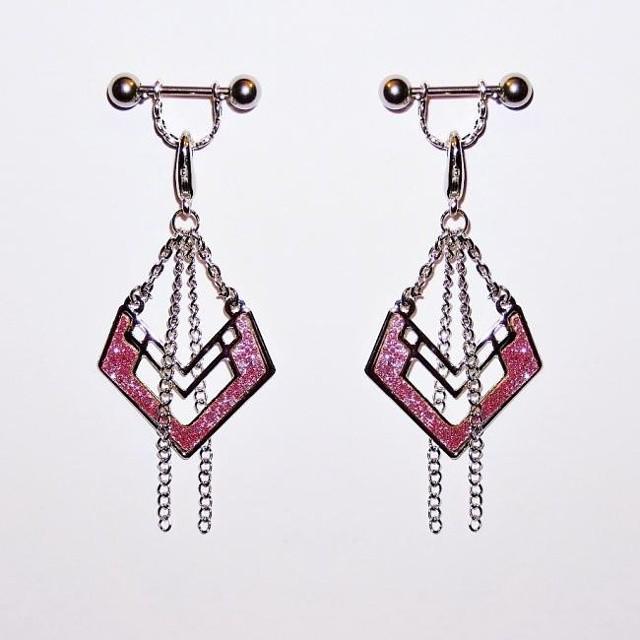 UnderTheHoode's tweet photo. Pink Stardust Pierced Nipple Jewelry Cascades for bar adaptors https://t.co/rtHvHIrBDL http://t.co/qf9kMAKNgm