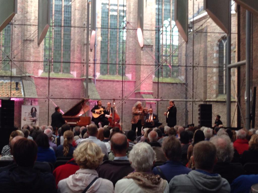 Roby Lakatos in het @HetPrinsenhof. Komt u zo voor de tweede helft? Ingang aan de Oude Delft 185 zijde.