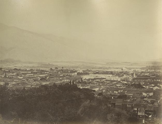 Rumbacaracas's tweet photo. [#Galería] Hoy #Caracas cumple 448 años y así se veía 135 años atrás http://t.co/YrgHrVr21i http://t.co/L8mspWtUE3