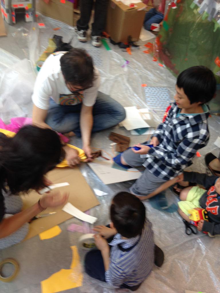 AtelierHR_KdotB's tweet photo. Rockets, bridges and houses @OpenCityorg #Archikids with #AukettSwanke brilliant people. http://t.co/0wi2FDuyQj
