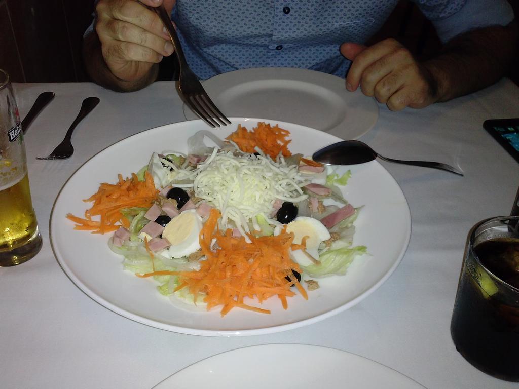 sandraa_m_c's tweet photo. Hoy toca cena capricho.con @alvarogonzaguti la.mejor persona que puedo tener a mi lado. Gracias por saber entenderme. http://t.co/sCKlHzxfZw