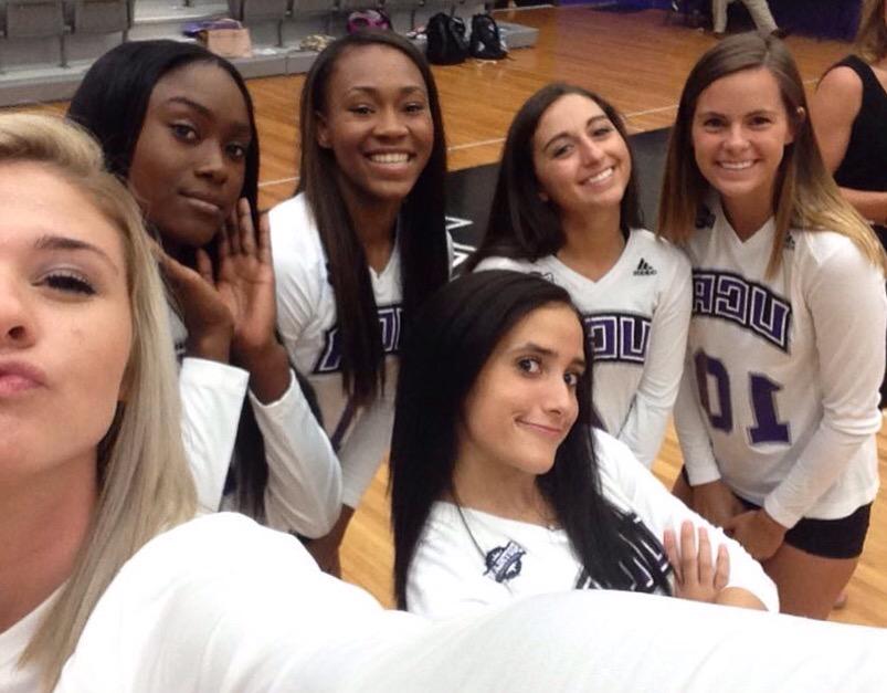 vanvansavan's tweet image. Happy birthday to my badass roommate @akemp_47 #SheBad #SheCold #SheShort