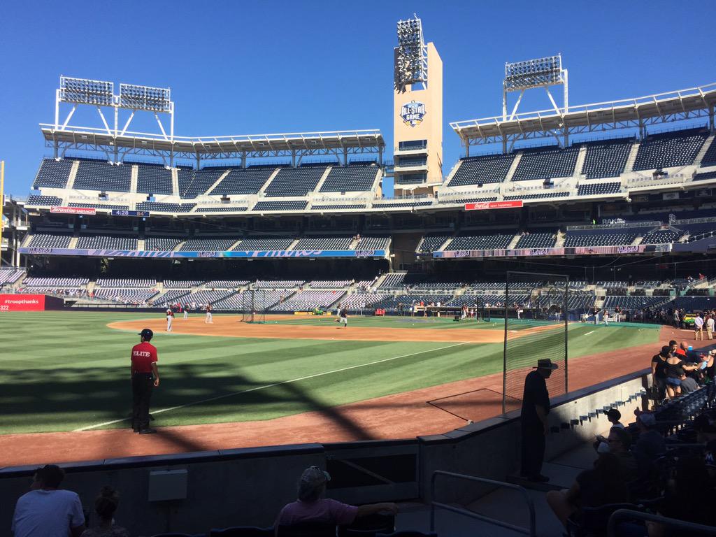 HG_Damian's tweet photo. our view at the game for the birthday boy. #hellaclose http://t.co/SjB7Xq8XY8
