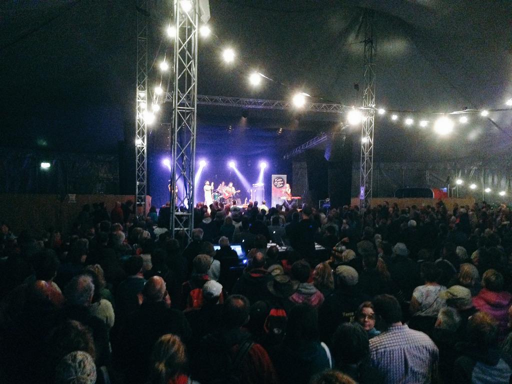 frosticus's tweet photo. Another brilliant band @festunderstars - @KestonCobblers. Bopping, shhhhshing and jumping around! #UTSf2015 http://t.co/eb5VGtmTa6