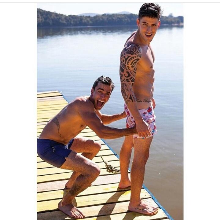 пацаны совращают натуралов. соблазн натурала. пацаны натуралы. соблазн натурала. гомосексуальные мужчины.