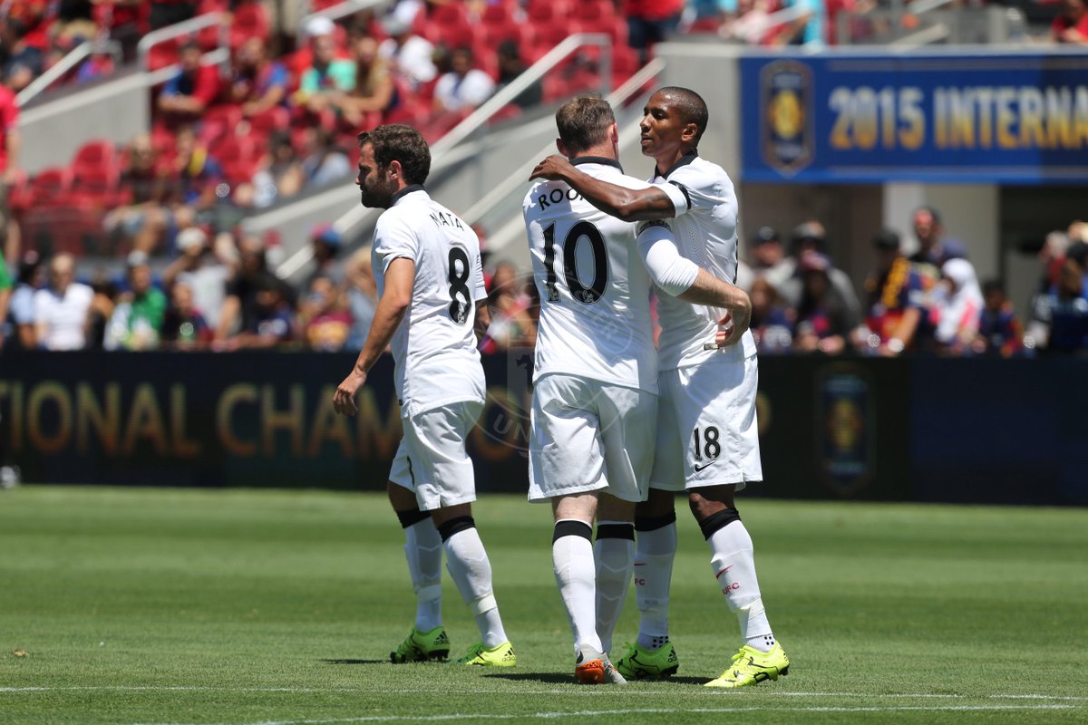 ManUtd's tweet photo. HT: Barca 0 United 1. A cracking game so far in Santa Clara, with Rooney's early header the difference. #MUTour2015 http://t.co/x0VcFH0bXC