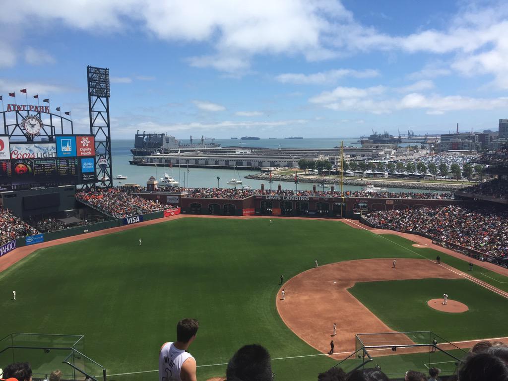 ericcdeng's tweet photo. I guess working in weekends for Facebook isn't bad #viterbisummer #stampssummer http://t.co/lNXXzVk8Gq