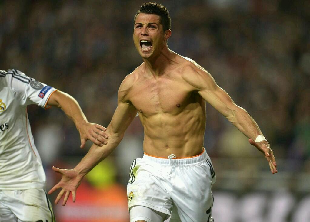ReinoMadridista's tweet photo. “No amas a un equipo por sus títulos. Amas a un equipo porque en alguna parte de él, te has encontrado a ti mismo”. http://t.co/4zIuLpAKKN