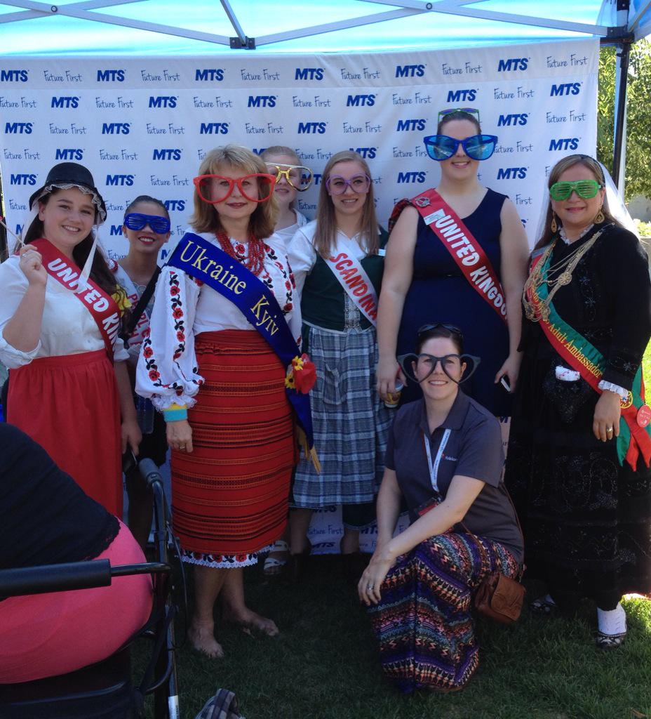 AmandaMJLau's tweet photo. Having fun @folklorama Kick Off with @MTSTalks #MtsFutureFirst http://t.co/WeHB2FWvfo