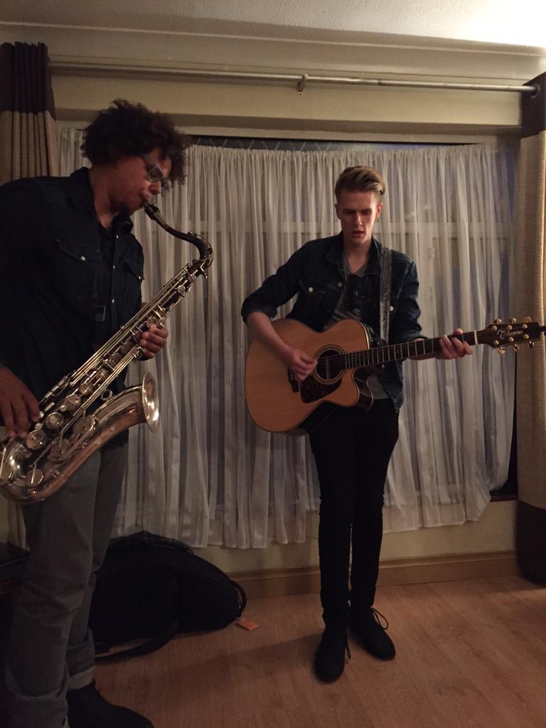 FanCrossfire's tweet image. This is happening! @CrossfireBuck @TheCrossfire_ @jakeclemons #JakeAtTheLowrys