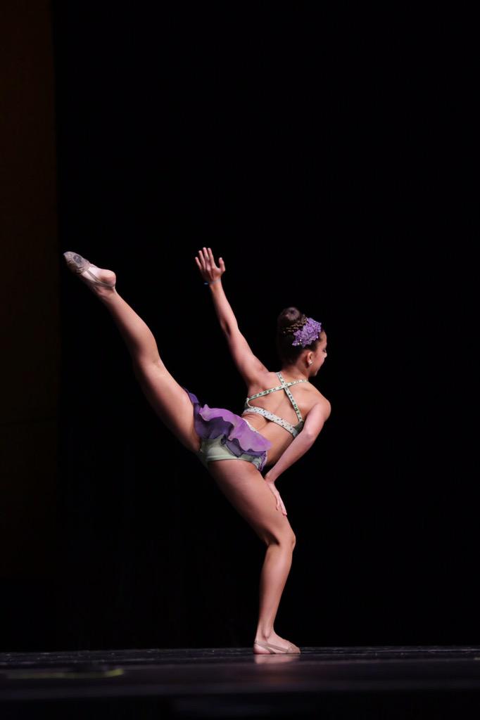 alyahalpizar's tweet photo. happy national dance day 💗👯 #mypassion #dancingforbre http://t.co/yNDAES78pv