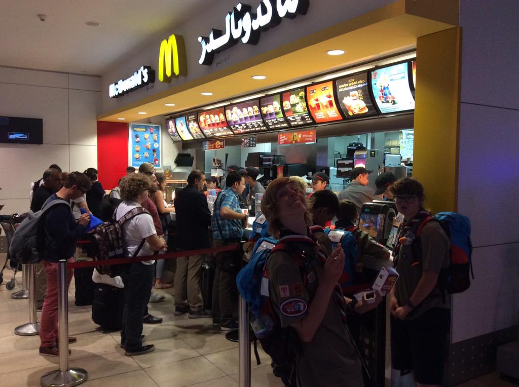 Time for a quick bit of local cuisine in Dubai🍟