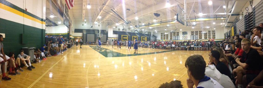 _luislopezokc's tweet photo. Watching @OklahomaWizards vs. @MOKANElite. Standing room only with 75+ college coaches. Great atmosphere. http://t.co/tVLwyDzOro