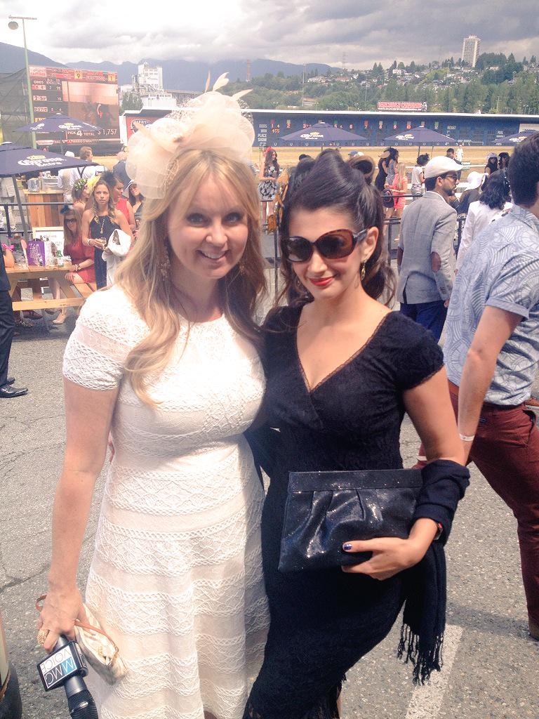sabrinarmf's tweet photo. With the incomparable @FionaForbes at the #DeightonCup. #fancyfancyfancy http://t.co/u7Y3mjGoZG