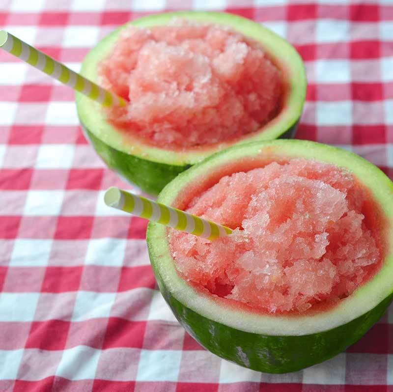 yummly's tweet image. Is there a better summer time drink than a Watermelon Margarita Slushie? via @miznelliebellie yumm.ly/1g9bCgJ
