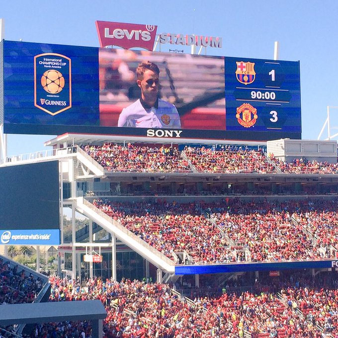 Manchester United tops Barcelona 3-1 at Levi's Stadium, fans enjoy rare  opportunity - ABC7 San Francisco