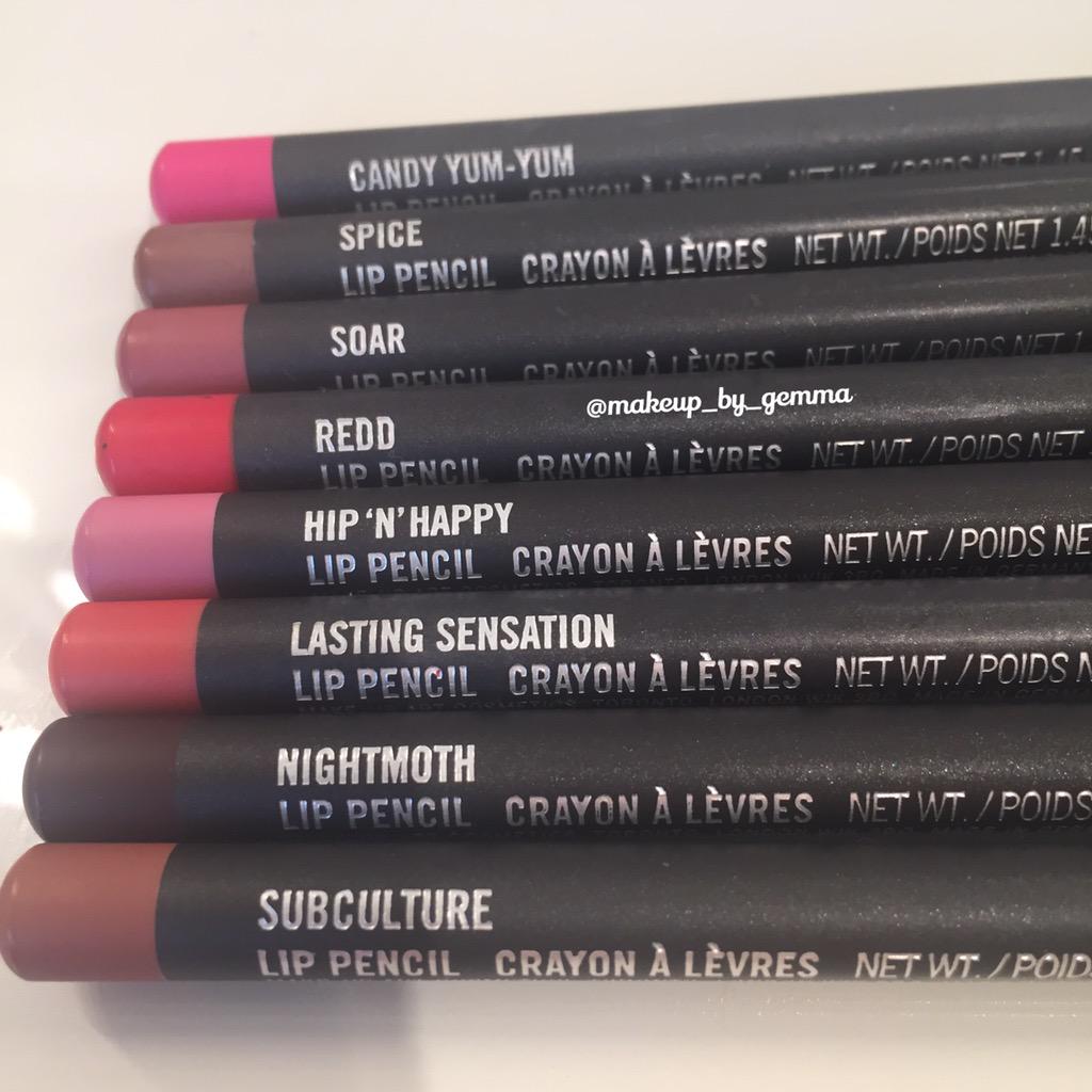 Ms_Renshaw's tweet photo. Lip liner heaven right here #MACCosmetics #lips #makeupjunkie #makeupartist http://t.co/IuDtkNRmGJ